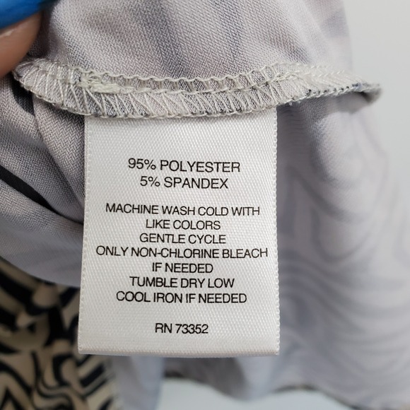 Valerie Stevens Womens M Beige Black Abstract Sleeveless Blouse Crochet Neckline - Picture 11 of 13